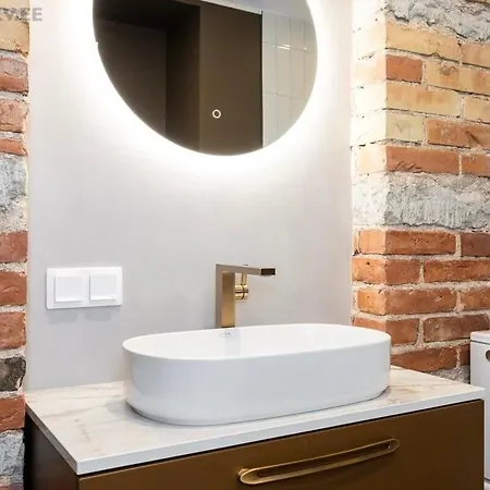 Luxury Living In The Heart Of In 3 *